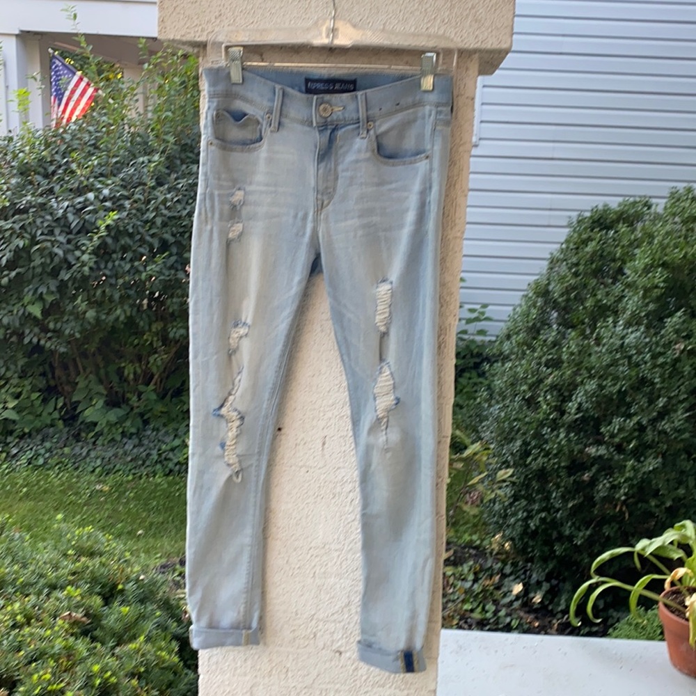Express mid rise super soft jeans Size 4L